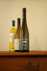 Sails white 2006, Neuburger Spitzer Graben Reserve 2013, Chardonnay Albatros 2017