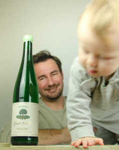 Große Gefühle Riesling Kabinett , Patrick Bayer und Tochter Linda